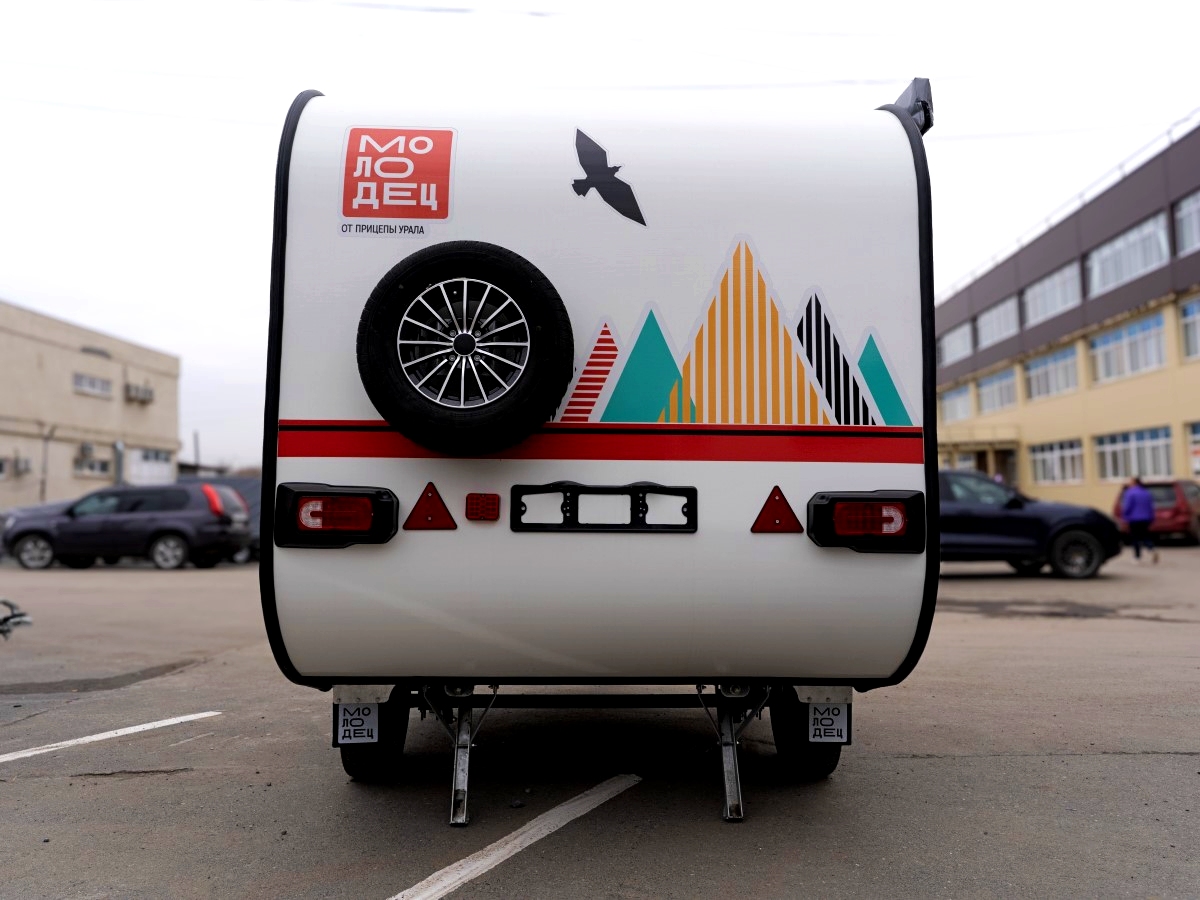 Автодом "МОЛОДЕЦ" R13 (базовая версия) фото