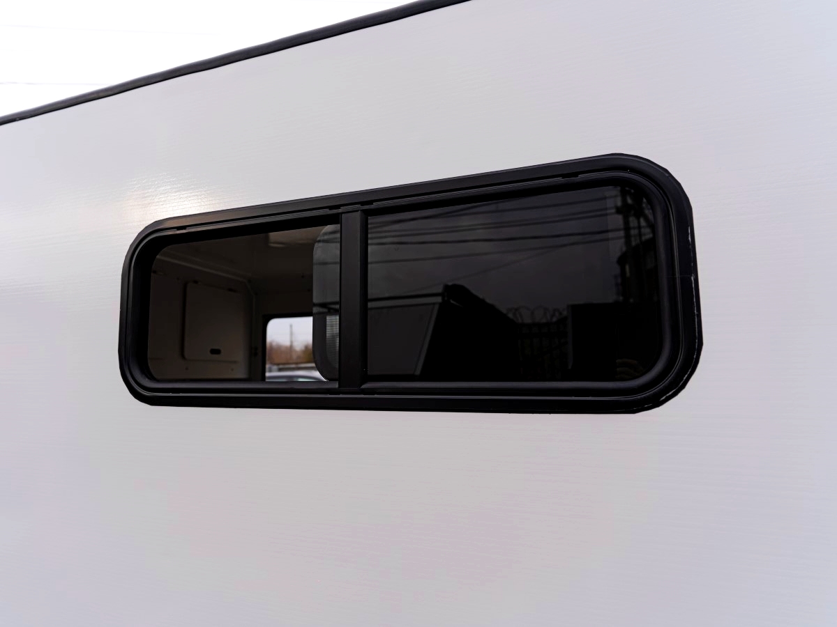 Фургон "МОЛОДЕЦ" 3,6х1,7/1,7 (R13х2) Белый (X89958330S0JT6001) фото