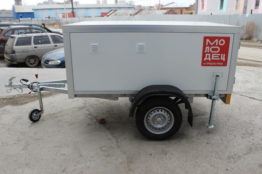 Прицеп-фургон для перевозки 3-х собак (R13) фото