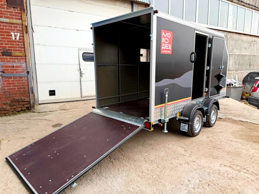 Фургон "МОЛОДЕЦ" 3,5х1,5/1,65 (R13х2) Черный (ЕА180932H4MC30202) фото