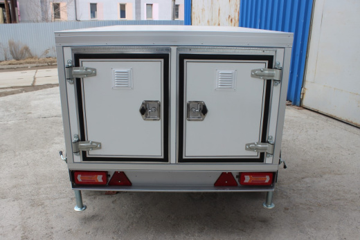 Прицеп-фургон для перевозки 3-х собак (R13) фото