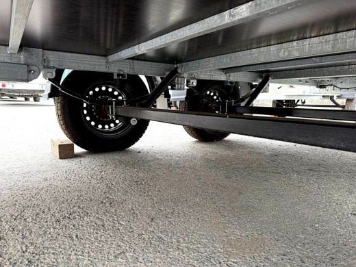 Фургон "МОЛОДЕЦ" 3,5х1,5/1,65 (R13х2) Черный (ЕА180932H4MC30077) фото