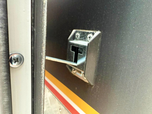 Фургон "МОЛОДЕЦ" 3,5х1,5/1,65 (R13х2) Черный (ЕА180932H4MC30205) фото