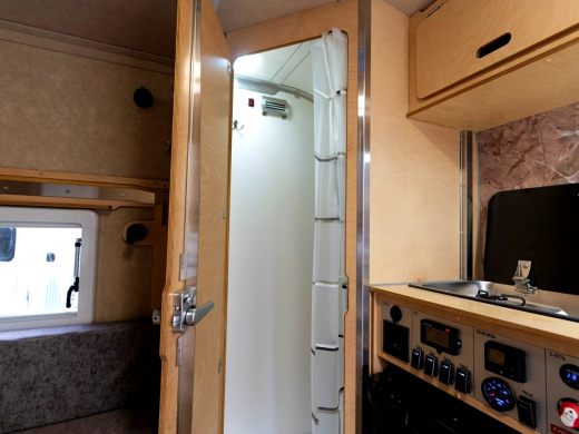 Автодом "МОЛОДЕЦ" R13 (X89958320S0JT6004) фото