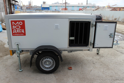 Прицеп-фургон для перевозки 3-х собак (R13) фото