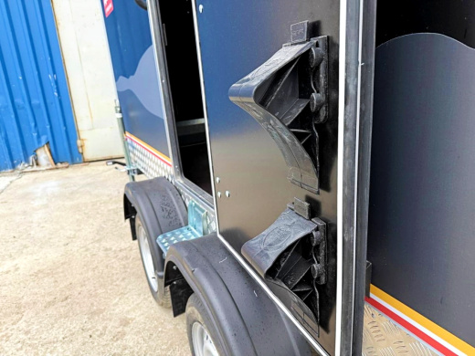 Фургон "МОЛОДЕЦ" 3,5х1,5/1,65 (R13х2) Черный (ЕА180932H4MC30202) фото