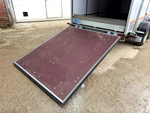 Фургон "МОЛОДЕЦ" 3,5х1,5/1,65 (R13х2) Серый (ЕА180932H4MC30075) фото