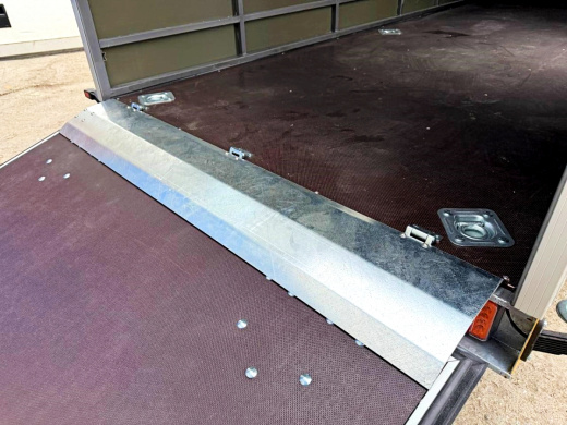 Фургон "МОЛОДЕЦ" 3,5х1,5/1,65 (R13х2) Черный (ЕА180932H4MC30202) фото