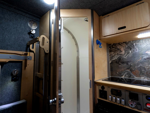 Автодом "МОЛОДЕЦ" R13 (базовая версия) фото