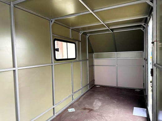 Фургон "МОЛОДЕЦ" 3,5х1,5/1,65 (R13х2) Черный (ЕА180932H4MC30202) фото